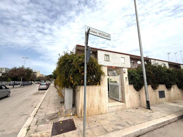 Villa Schiera in vendita a Zona 167, Puglia