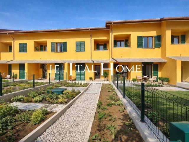 Villa Schiera in vendita a Barzanò, Lombardia