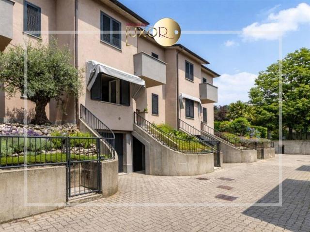 Villa Schiera in vendita a Barzago, Lombardia