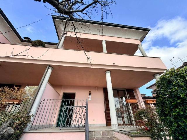 Villa Schiera in vendita a Milano 3, Basiglio