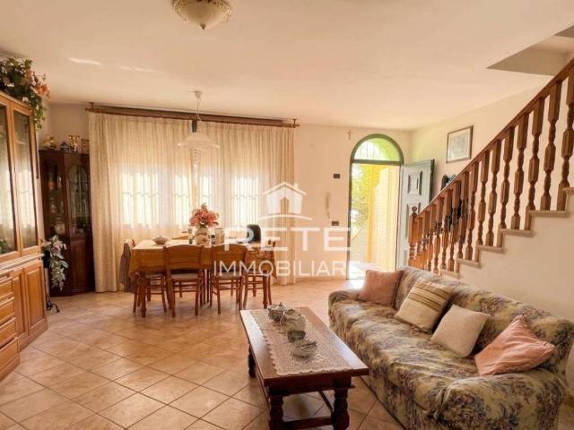 Villa Schiera in vendita a Bellaria, Reggio Emilia