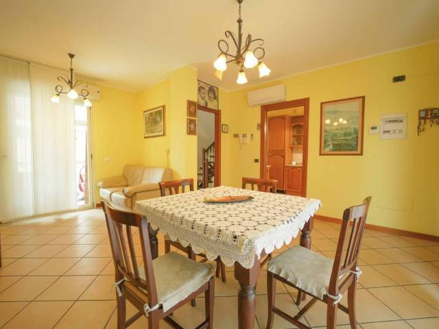 Villa Schiera in vendita a Bellaria, Reggio Emilia