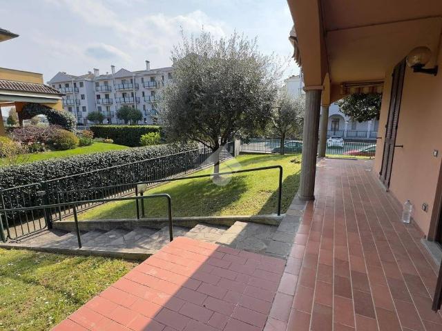 Villa Schiera in vendita a Bellinzago Lombardo, Lombardia