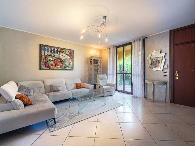 Ville Schiera in vendita a Bellinzago Lombardo, Villa Fornaci