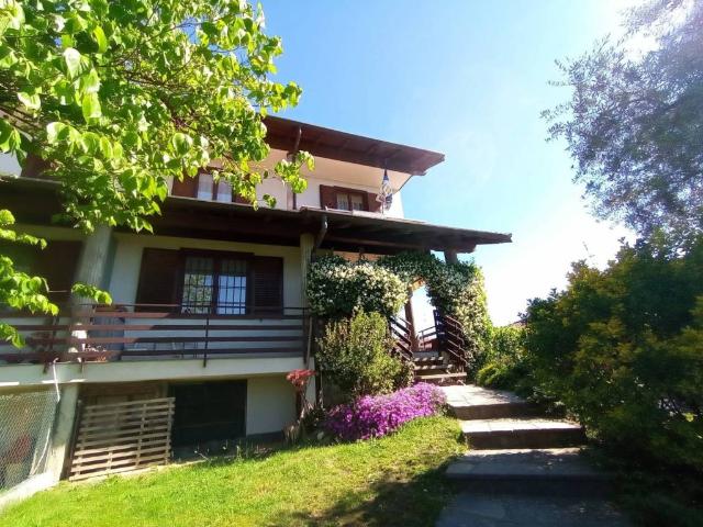 Villa Schiera in vendita a Gaggiolo, Piemonte
