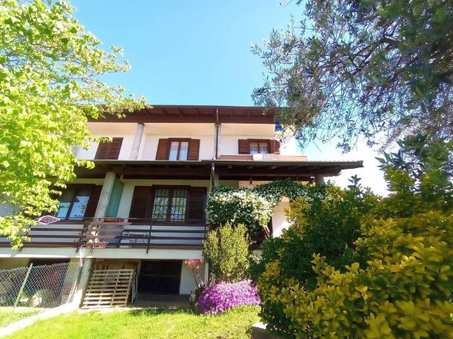 Villa Schiera in vendita a Gaggiolo, Piemonte