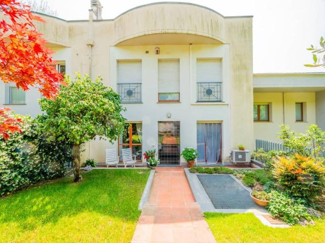 Villa Schiera in vendita a Bergamo