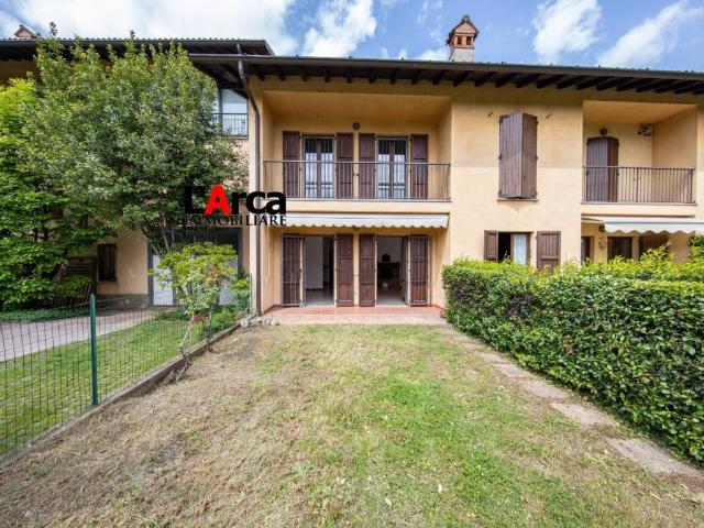 Villa Schiera in vendita a Bergamo, Lombardia