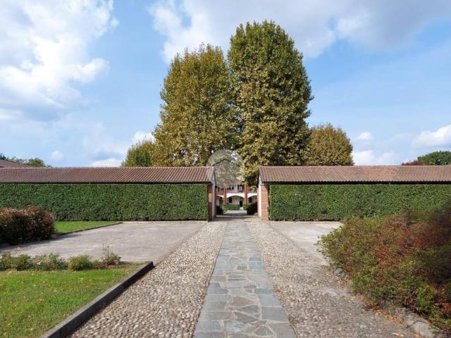 Villa Schiera in vendita a Bernate Ticino, Lombardia