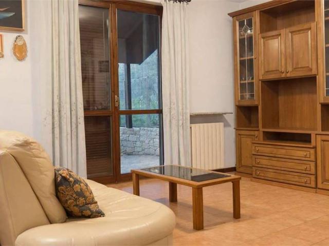 Villa Schiera in vendita a Comunità Montana del Piambello, Besano