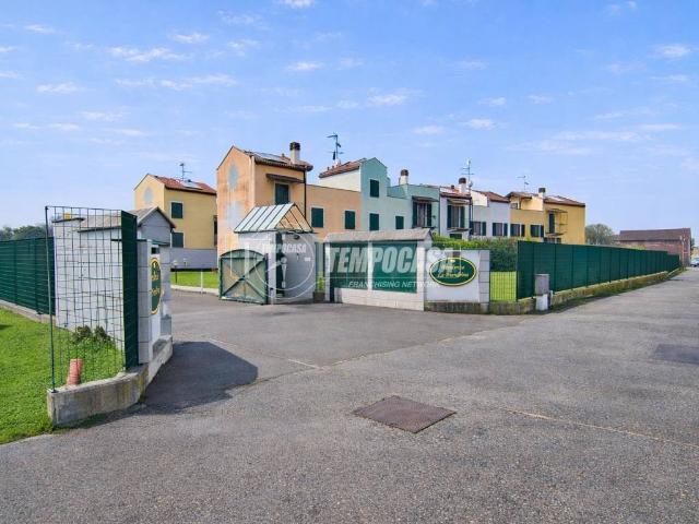 Villa Schiera in vendita a Piemonte, Novara