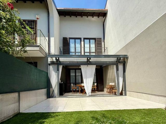 Villa Schiera in vendita a Biassono, Lombardia