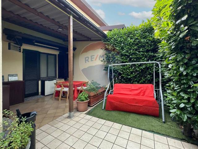 Ville Schiera in vendita a Biassono