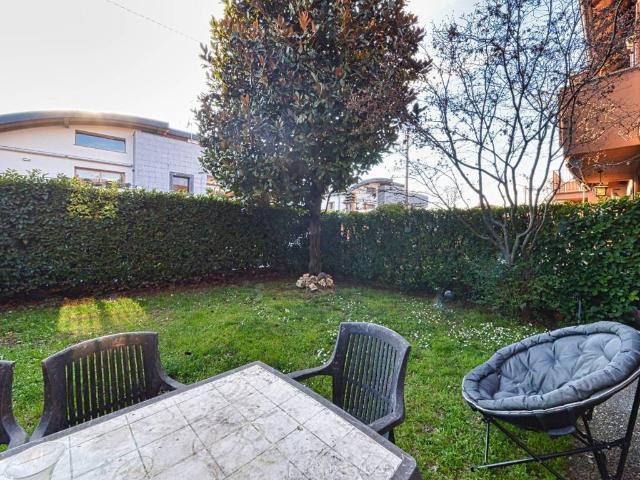Villa Schiera in vendita a Biassono, Lombardia