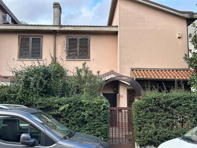 Villa Schiera in vendita a Biassono, Lombardia
