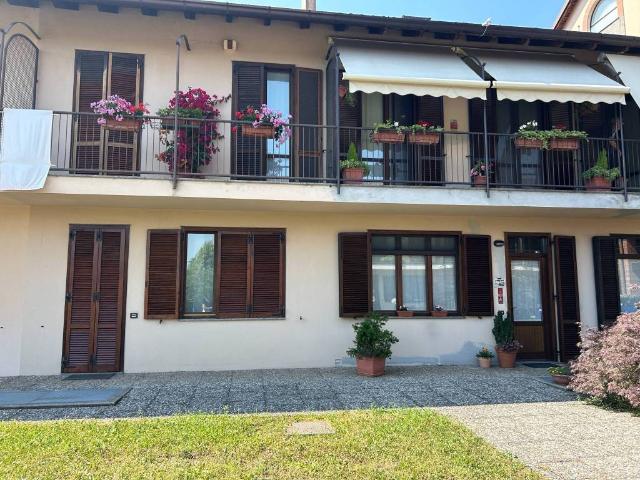 Ville Schiera in vendita a Biassono