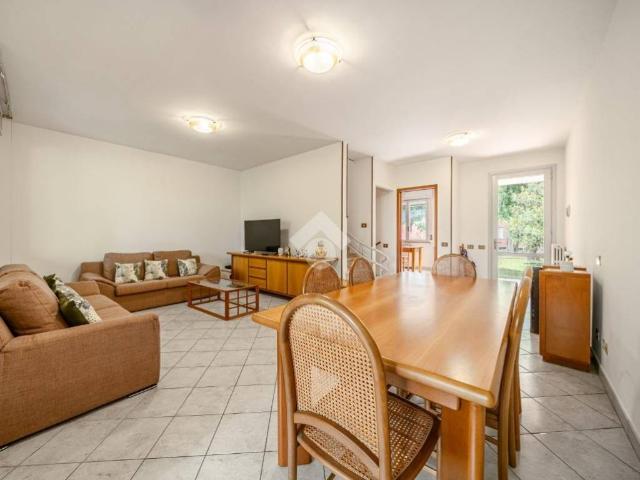 Villa Schiera in vendita a Val d’Enza, Re