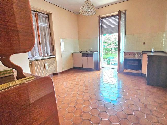 Villa Schiera in vendita a Prato, Piemonte