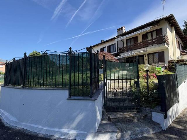 Villa Schiera in vendita a Villaggio Gescal, Piemonte