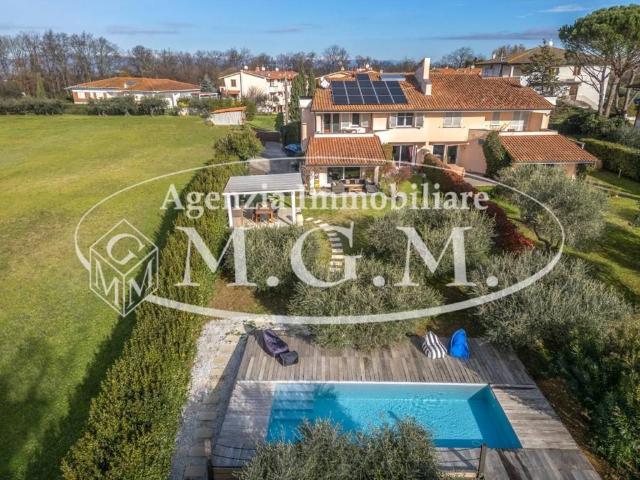 Villa Schiera in vendita a Bientina, Toscana