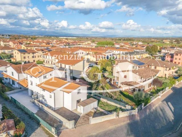 Villa Schiera in vendita a Bientina, Toscana