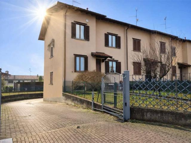 Villa Schiera in vendita a Monello, Binago