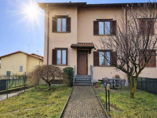 Villa Schiera in vendita a Monello, Binago