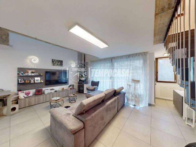 Villa Schiera in vendita a Bizzarone, Como