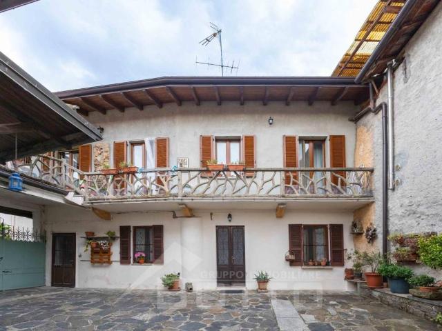 Villa Schiera in vendita a Piemonte, Novara