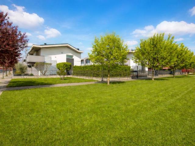 Villa Schiera in vendita a Bonate Sopra, Lombardia