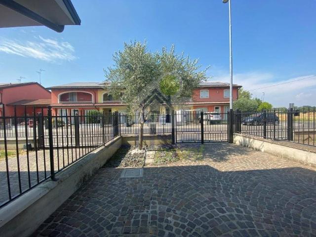 Villa Schiera in vendita a Bassa Reggiana, Re