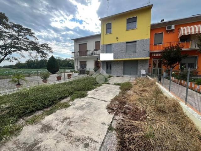 Villa Schiera in vendita a Borgo Mantovano, Revere