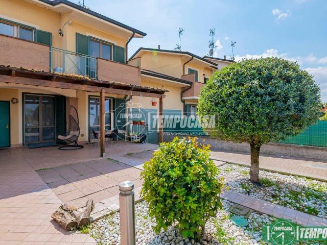 Villa Schiera in vendita a Borgo San Giovanni, Lombardia
