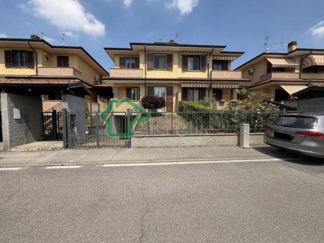 Villa Schiera in vendita a Borgo San Giovanni, Lombardia