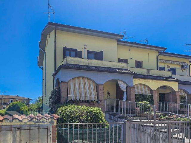 Villa Schiera in vendita a Borgo San Giovanni, Lombardia