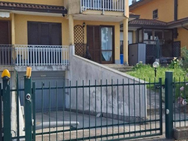Villa Schiera in vendita a Borgo San Giovanni, Lombardia