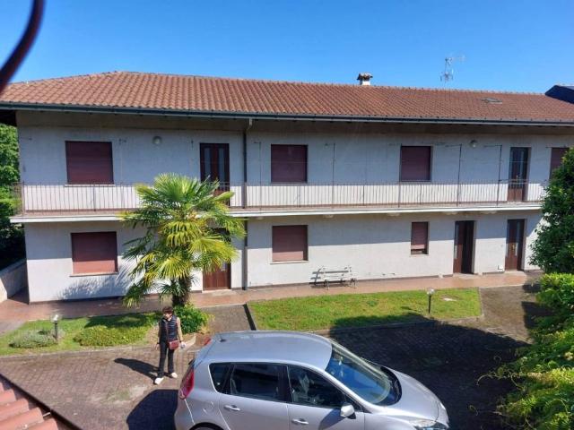 Villa Schiera in vendita a Borgo Ticino, Novara