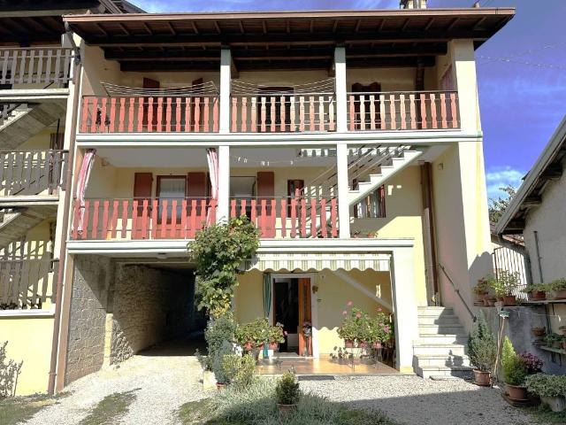 Villa Schiera in vendita a Villa di Villa, Borgo Valbelluna