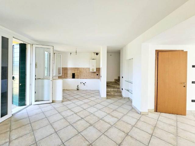 Villa Schiera in vendita a Borgo Veneto, Megliadino San Fidenzio