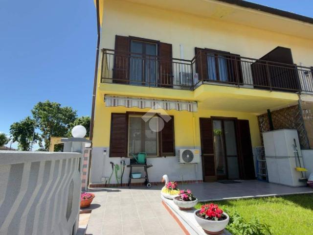 Villa Schiera in vendita a Bornasco, Lombardia