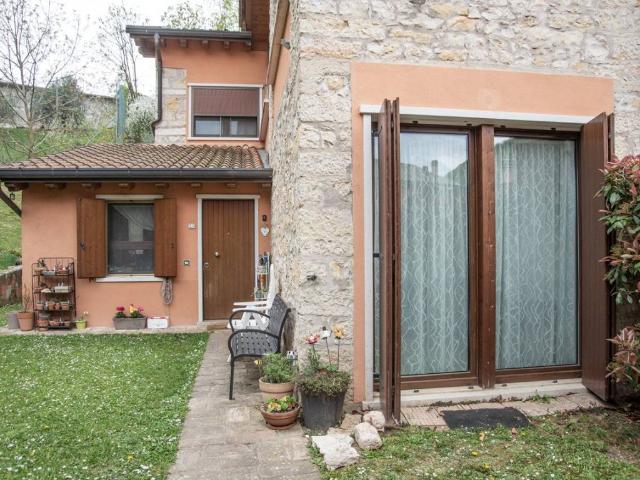 Villa Schiera in vendita a Bosco Chiesanuova, Veneto