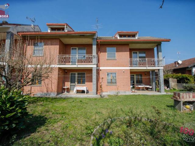 Villa Schiera in vendita a Borgata Roggia, Piemonte