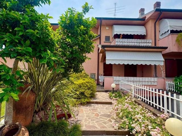 Villa Schiera in vendita a Bottanuco, Lombardia