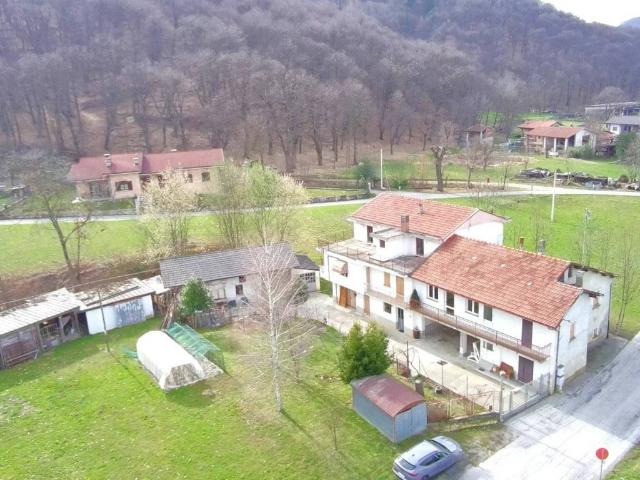 Villa Schiera in vendita a Tetti Gigutin Sottani, Piemonte