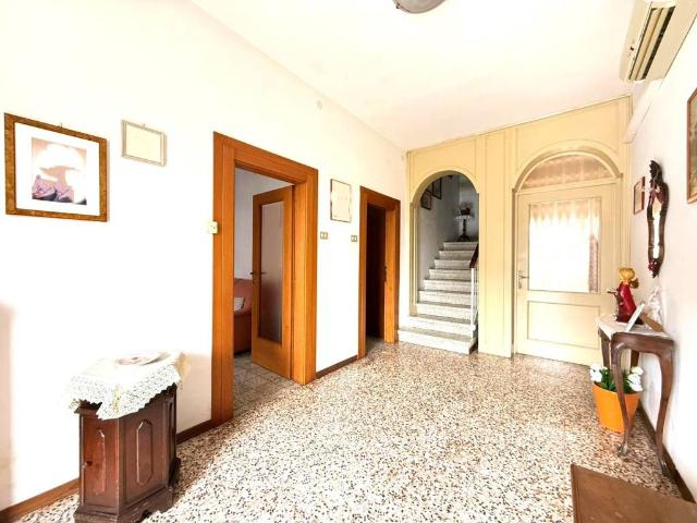 Villa Schiera in vendita a Bovolone, Veneto