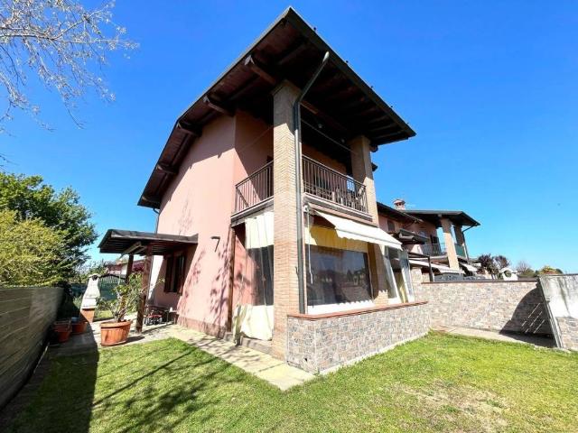 Villa Schiera in vendita a Brandico, Lombardia