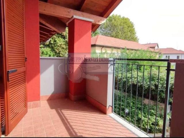 Villa Schiera in vendita a Menegardo, Bregnano