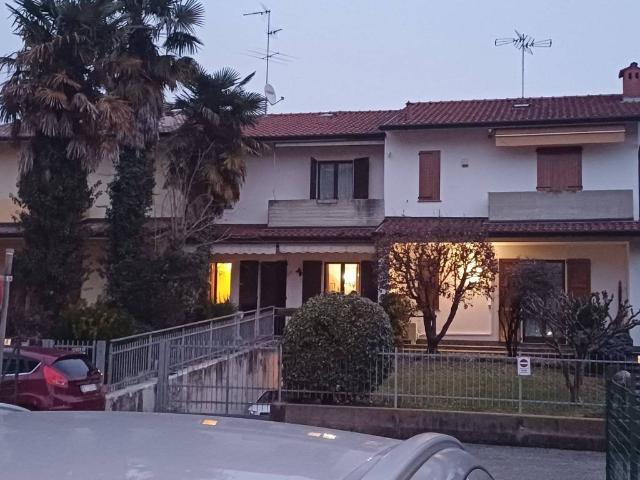 Villa Schiera in vendita a Brembate, Lombardia