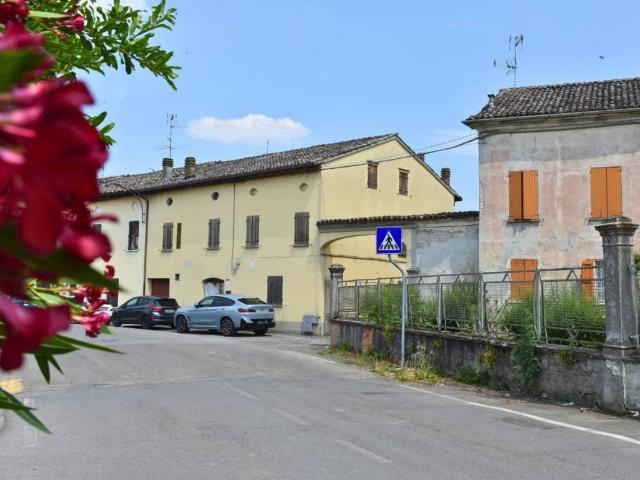 Villa Schiera in vendita a Bassa Reggiana, Re