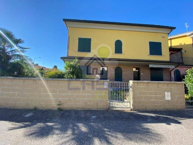 Villa Schiera in vendita a Bassa Reggiana, Re